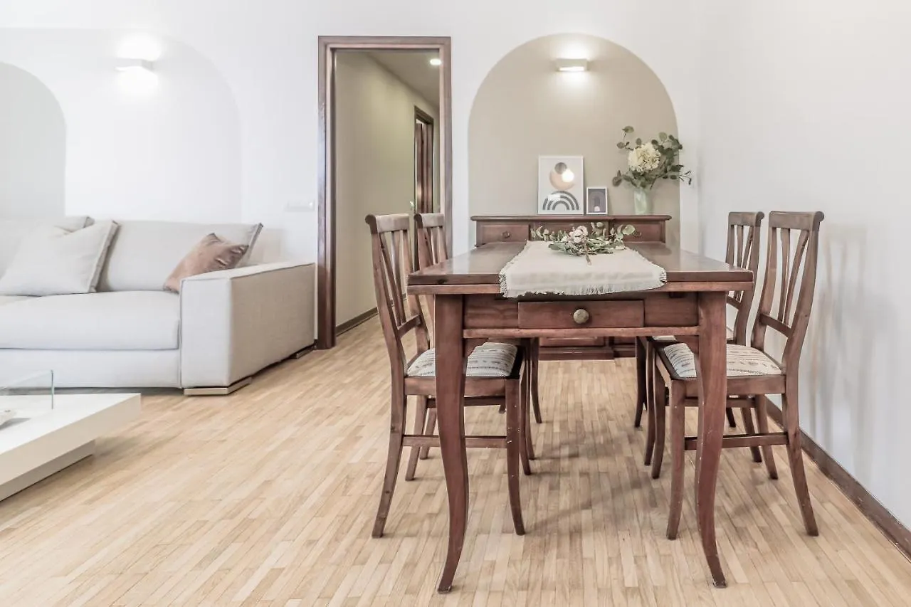 Stunning View Lakeside Apartment - Larihome A11 Gravedona