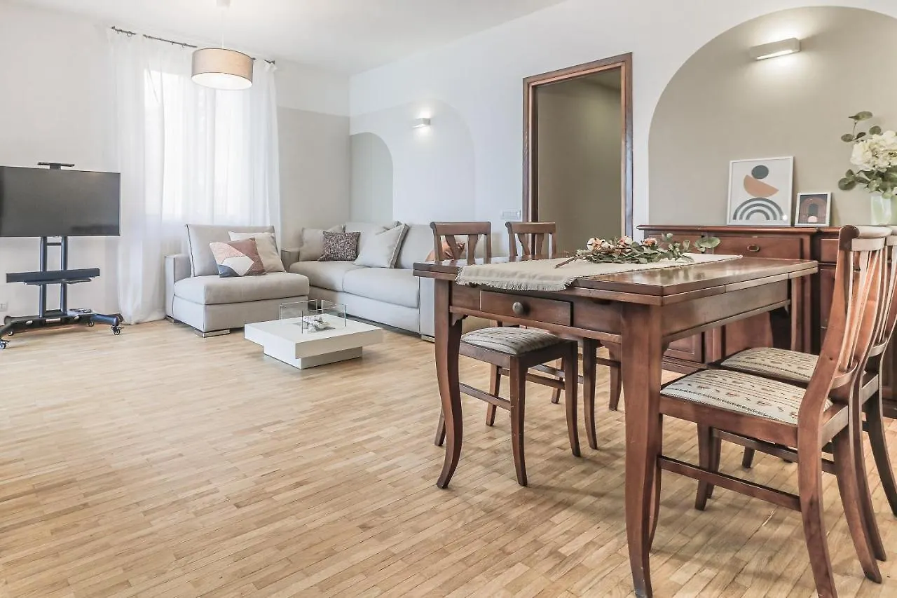 Stunning View Lakeside Apartment - Larihome A11 Gravedona 0*,