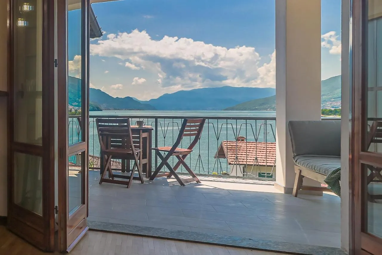 Stunning View Lakeside Apartment - Larihome A11 Gravedona Italy