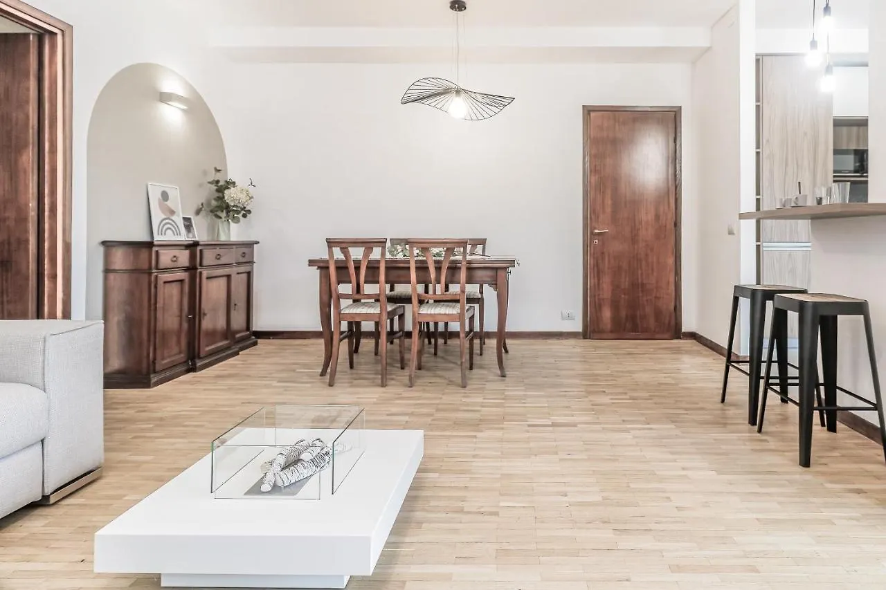 Stunning View Lakeside Apartment - Larihome A11 Gravedona