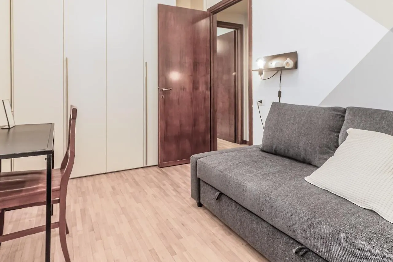 Stunning View Lakeside Apartment - Larihome A11 Gravedona Italy