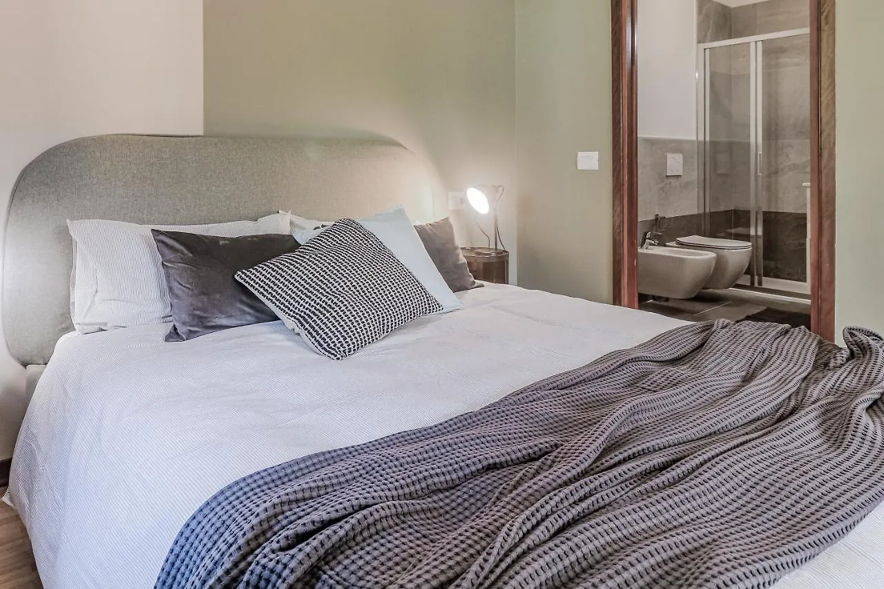 גראבדונה Stunning View Lakeside Apartment - Larihome A11 איטליה
