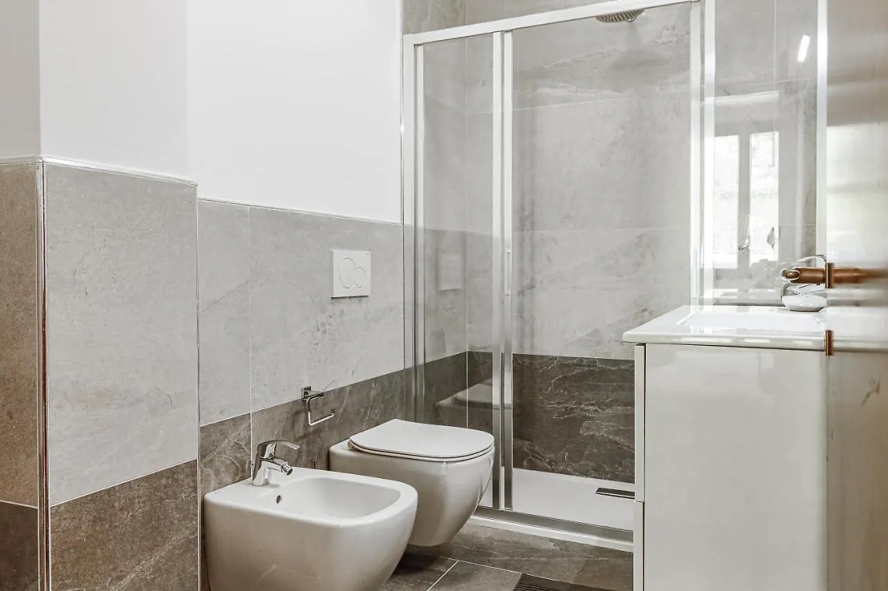 גראבדונה Stunning View Lakeside Apartment - Larihome A11 איטליה